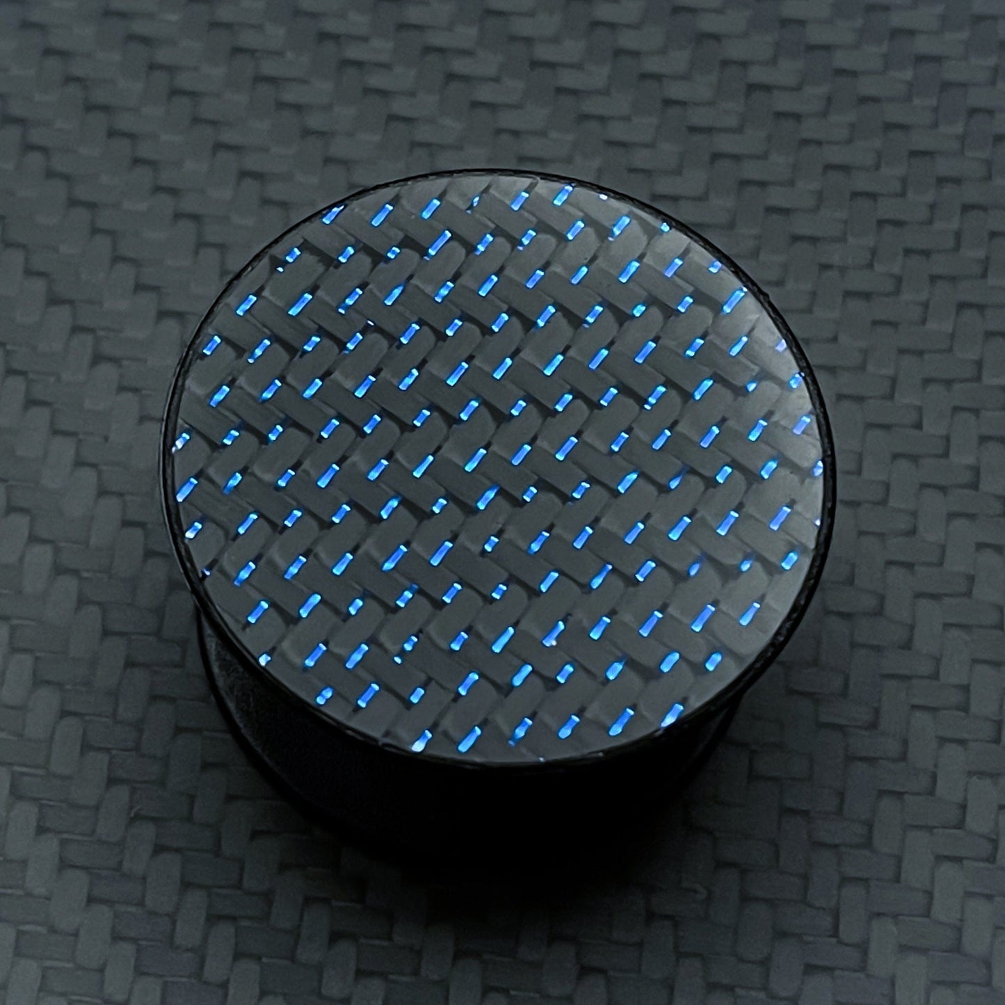 
                  
                    Blue Reflective Carbon Fiber Phone Grip
                  
                